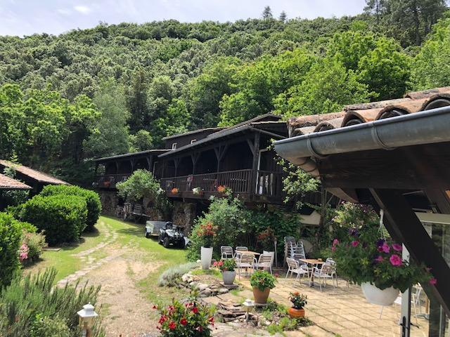 Le Sentier Des Arches Hotel Beaumont  Bagian luar foto